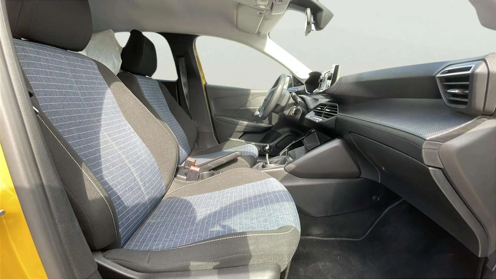 Peugeot 208 1.2i - изображение 9