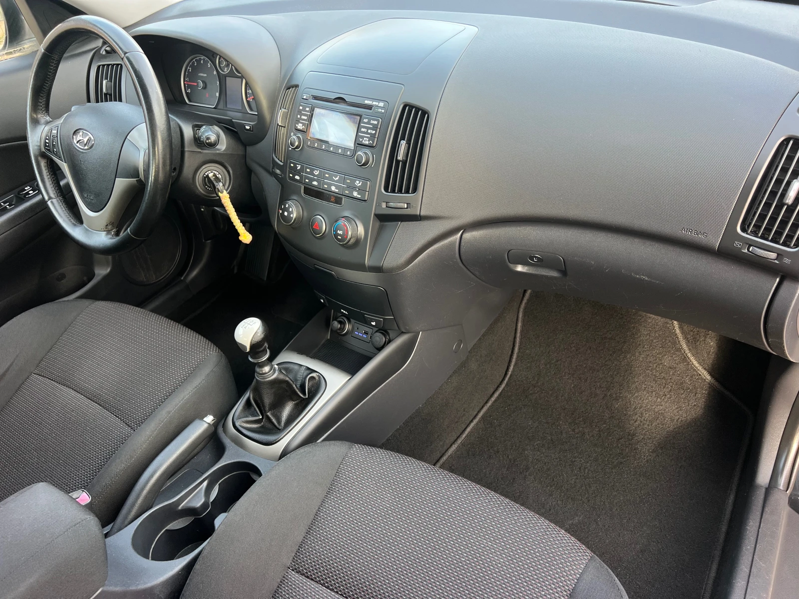 Hyundai I30 1.6i FACELIFT/KLIMATIK/PODGREV/UNIKAT | Mobile.bg � ����������� 13