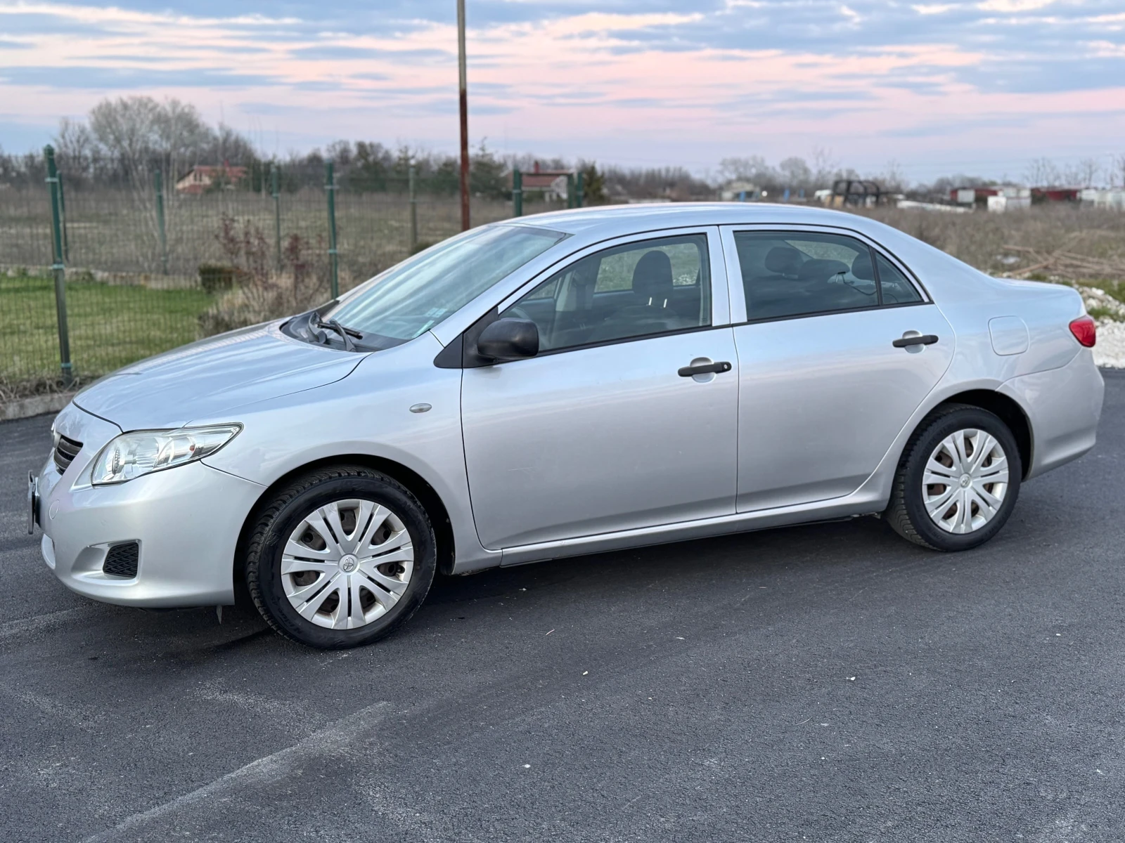 Toyota Corolla 1.6 , снимка 5 - Автомобили и джипове - 53990587