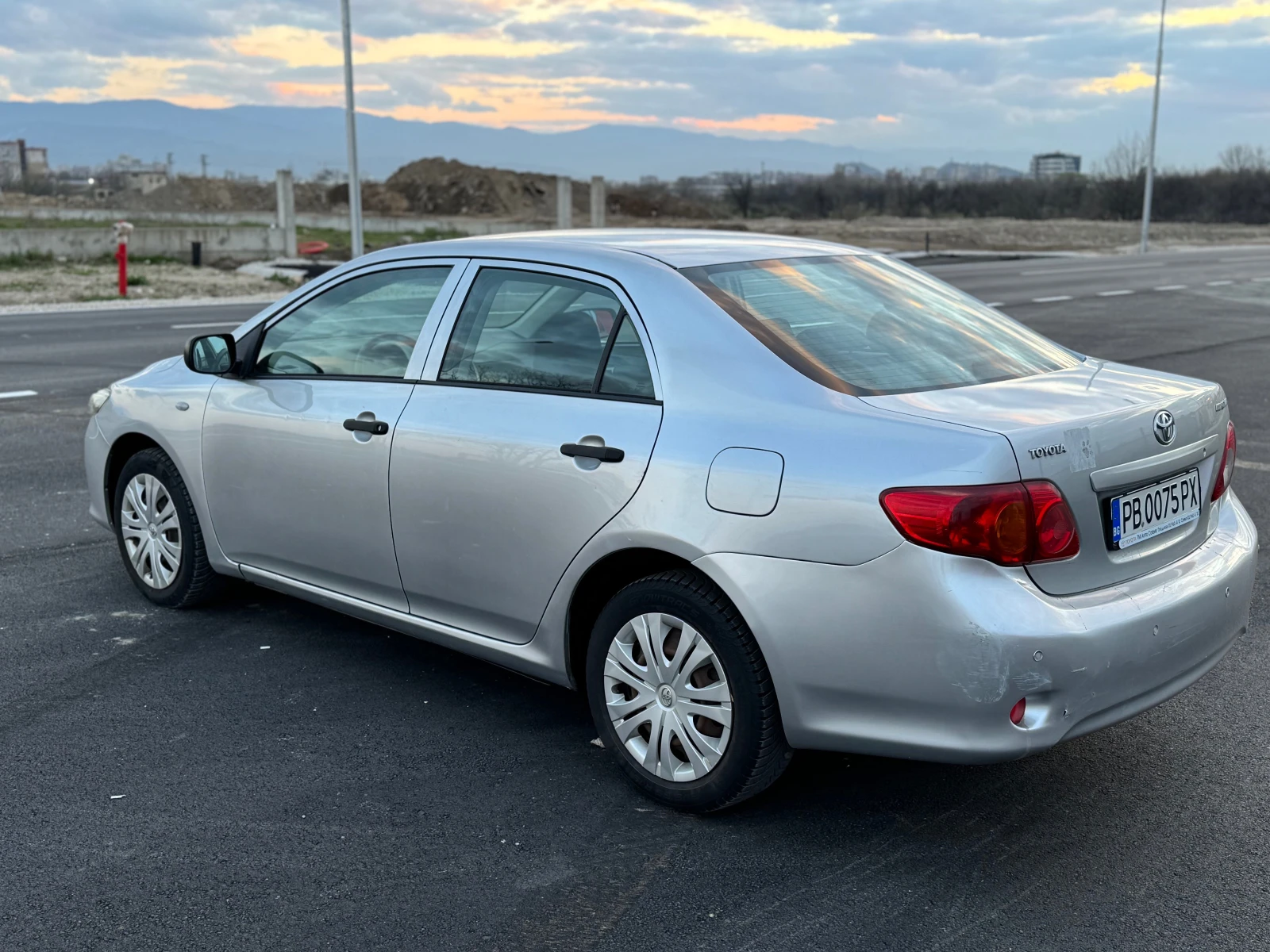 Toyota Corolla 1.6 , снимка 12 - Автомобили и джипове - 53990587