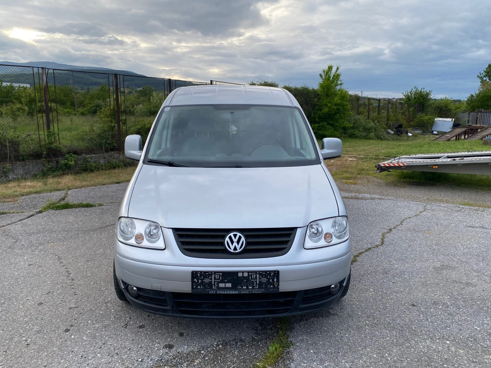 VW Caddy 1.9TDI 4Motion Maxi 7 Места, снимка 2 - Автомобили и джипове - 54478635