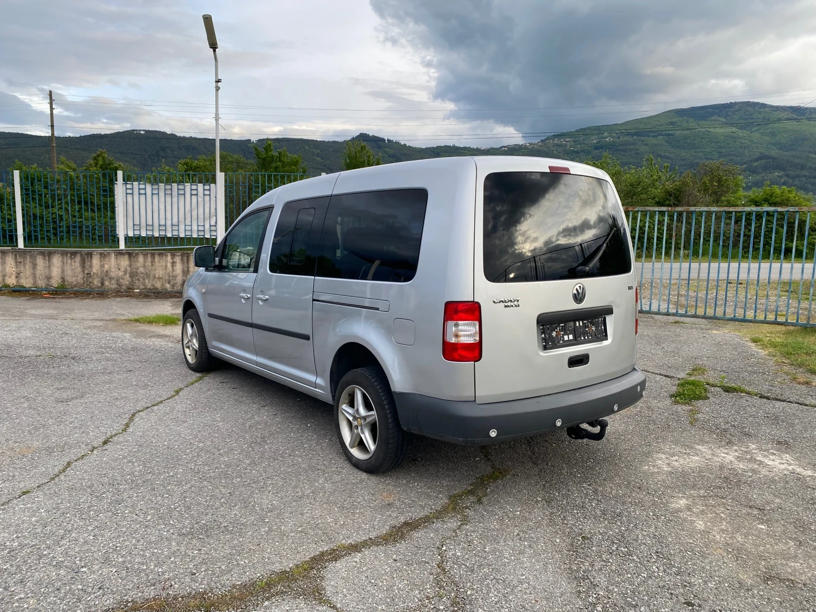 VW Caddy 1.9TDI 4Motion Maxi 7 Места, снимка 6 - Автомобили и джипове - 54478635