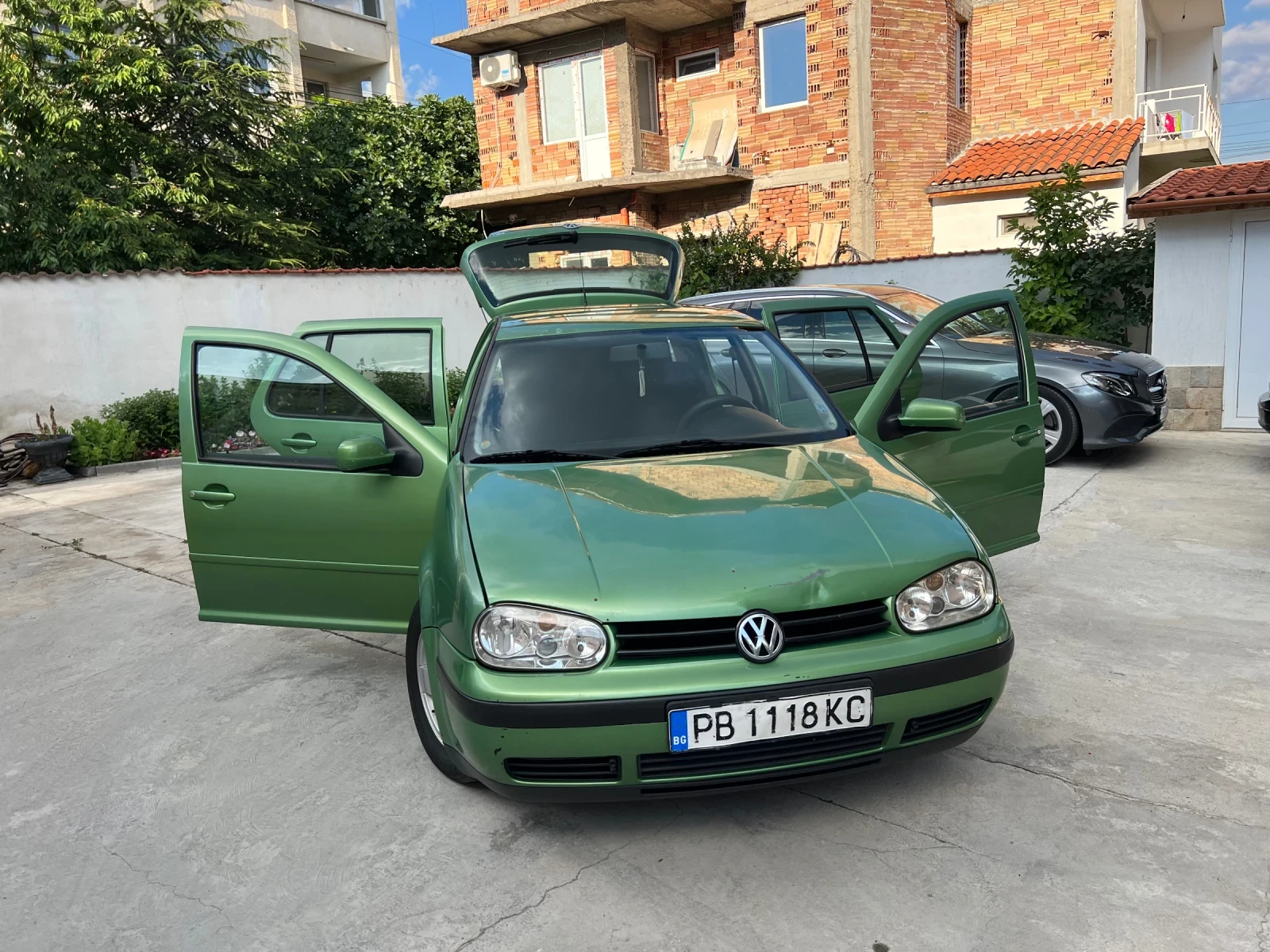 VW Golf Всичко платено/ в ТОП състояние, снимка 2 - Автомобили и джипове - 55304057
