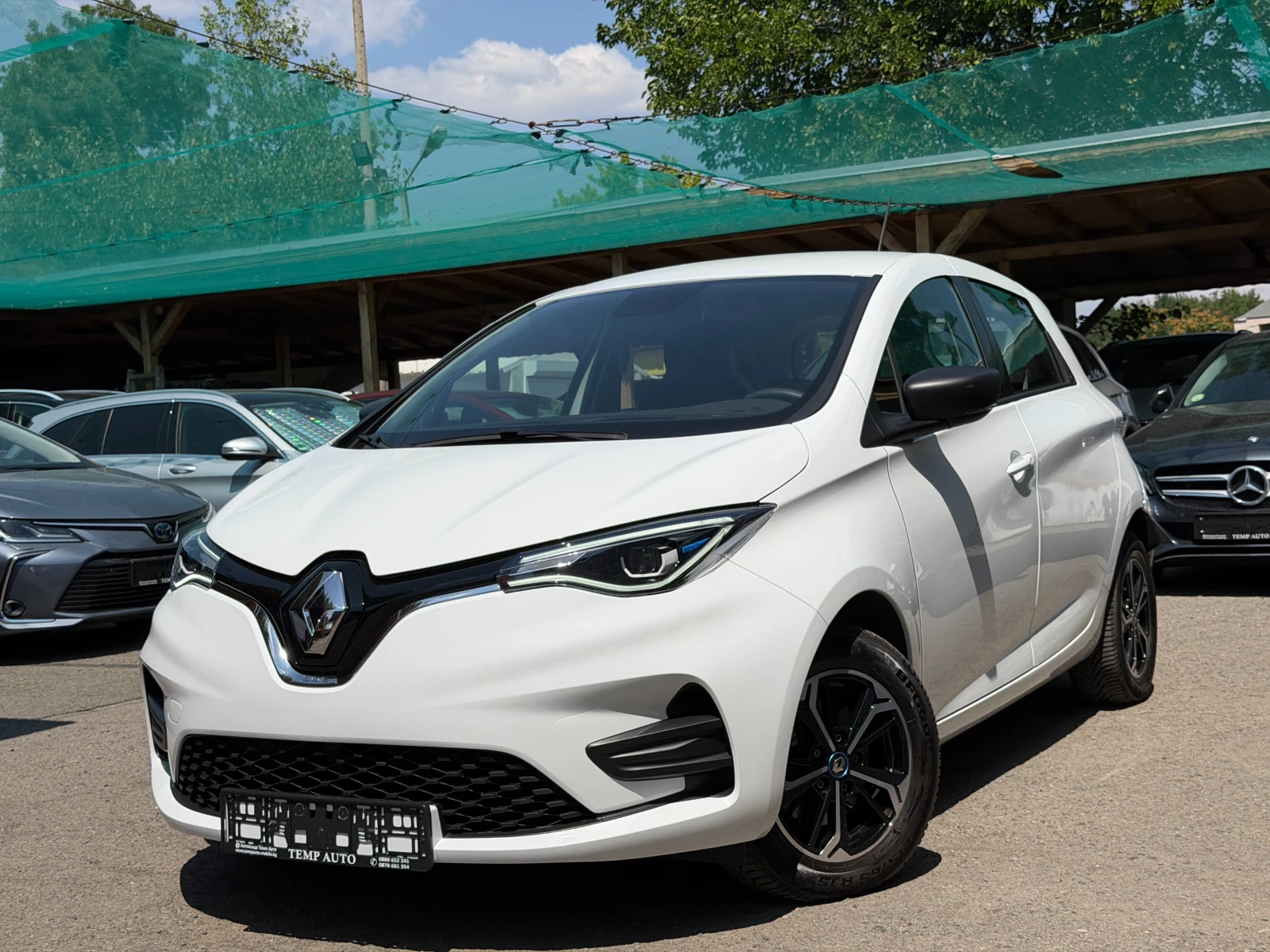 Renault Zoe 52kWh* В ГАРАНЦИЯ С ПЪЛНА ИСТОРИЯ В RENAULT 