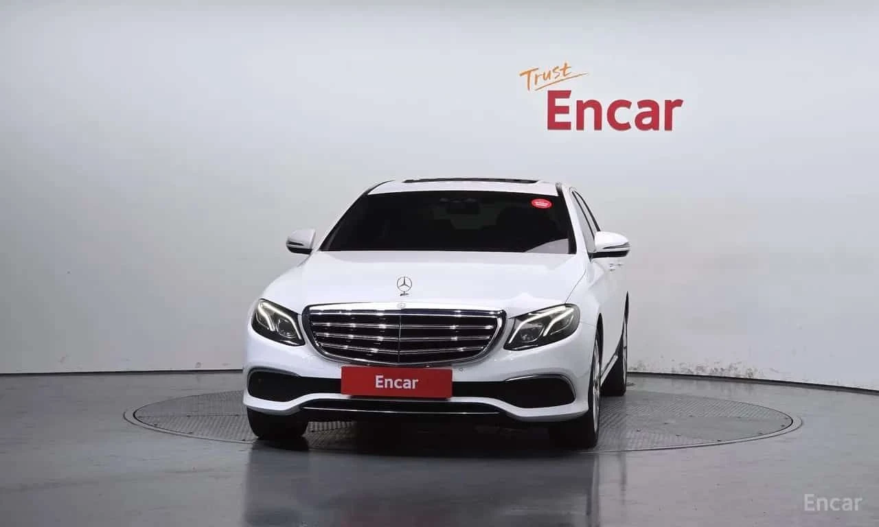 Mercedes-Benz E 220 4MATIC Exclusive | АВТОФИНАНСИРАНЕ, снимка 3 - Автомобили и джипове - 55588758