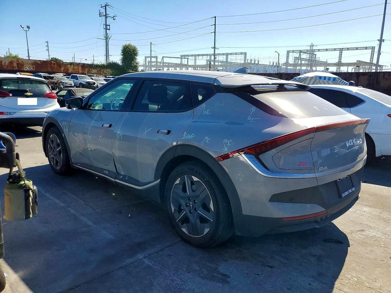 Kia EV6 LIGHT* LONG-RANGE* ПОДГРЕВ* 360* КАМЕРА* KEYLESS* , снимка 4 - Автомобили и джипове - 55644512
