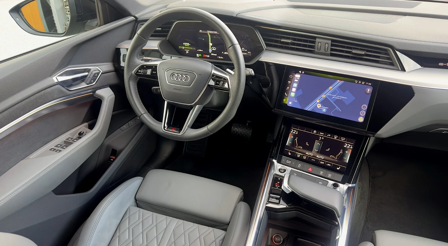Audi E-Tron 55 SLine Softclose Headup Distronic Keyless Matrix, снимка 8 - Автомобили и джипове - 56631836