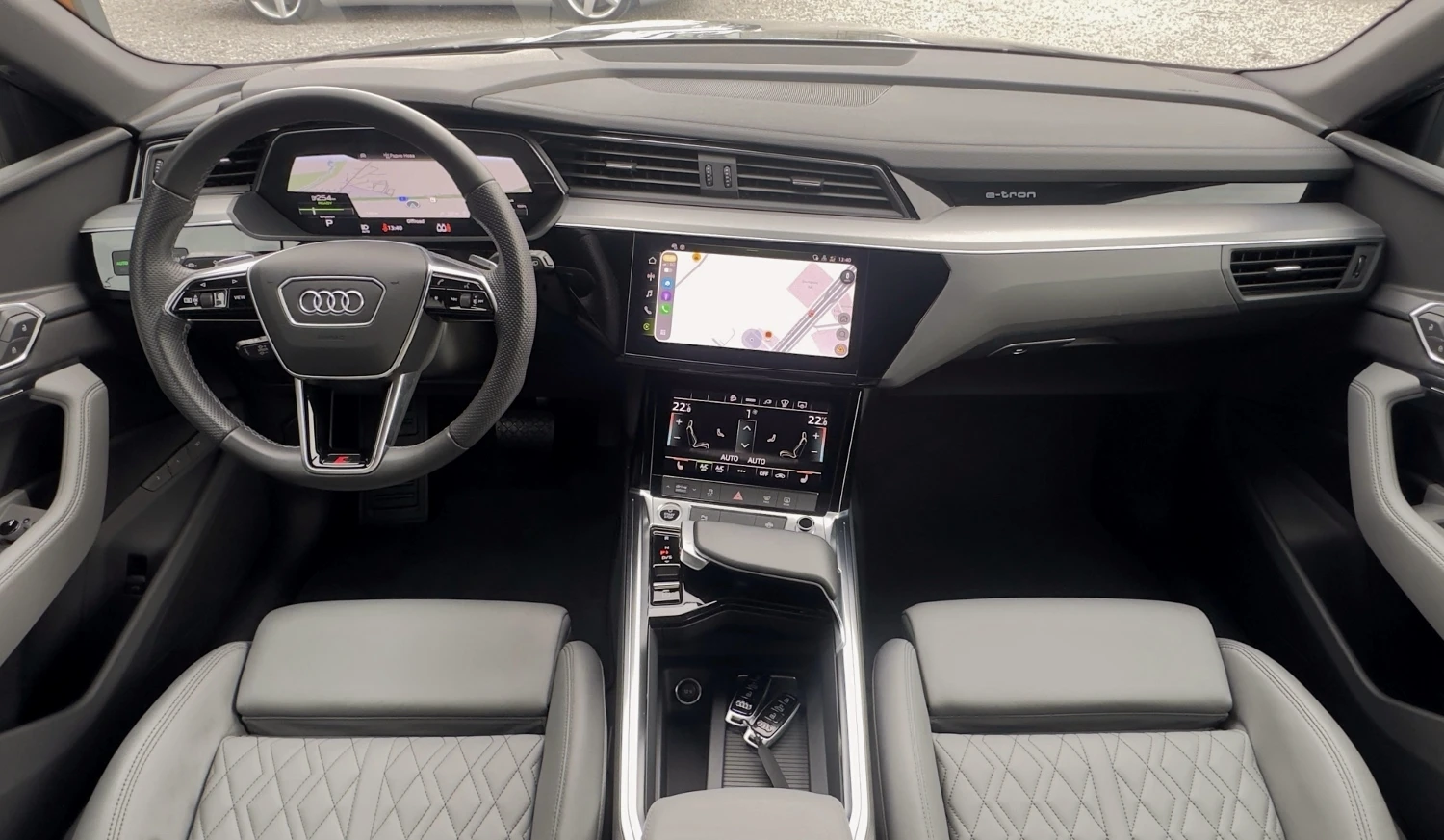 Audi E-Tron 55 SLine Softclose Headup Distronic Keyless Matrix, снимка 7 - Автомобили и джипове - 56631836