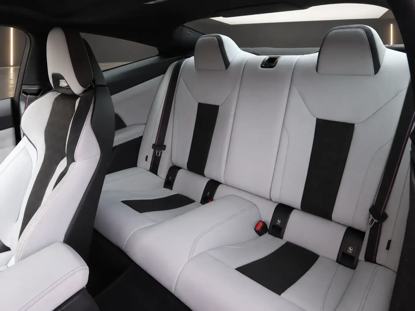 BMW M4 Ръчка/360/Лазер/HK/Лизинг/, снимка 17 - Автомобили и джипове - 56642034