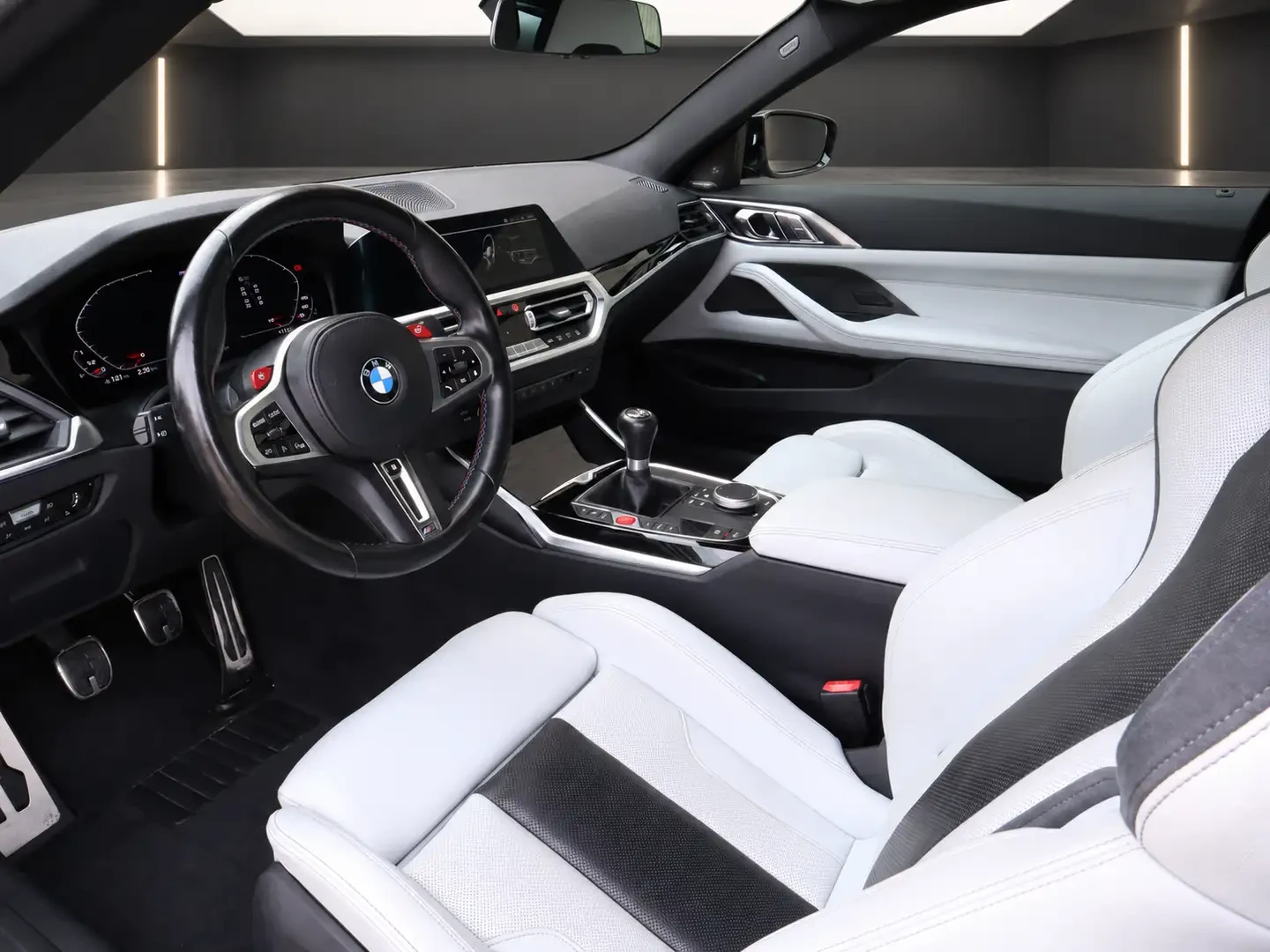 BMW M4 Ръчка/360/Лазер/HK/Лизинг/, снимка 11 - Автомобили и джипове - 56642034