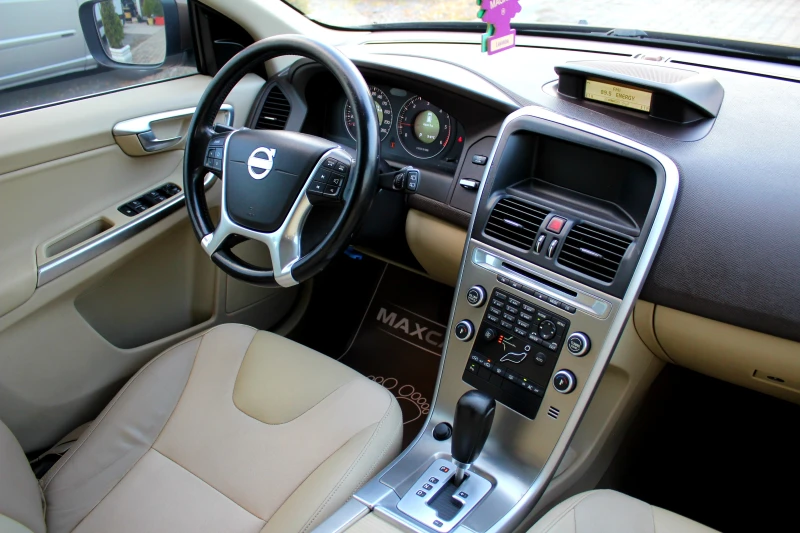 Volvo XC60 2.4D ЛИЗИНГ, снимка 13 - Автомобили и джипове - 51610487
