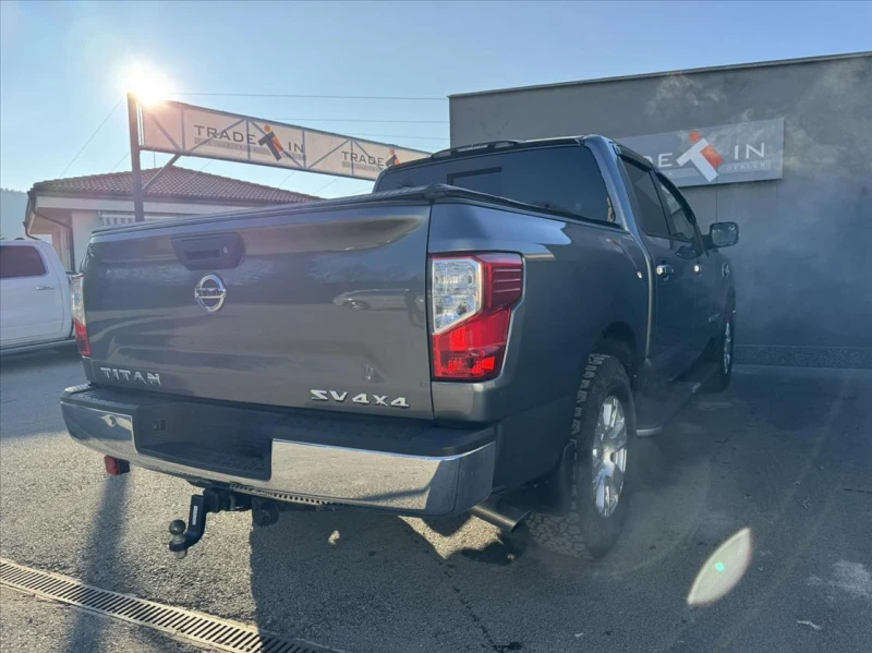 Nissan Titan crew cab 5.6L V8, снимка 4 - Автомобили и джипове - 52223221