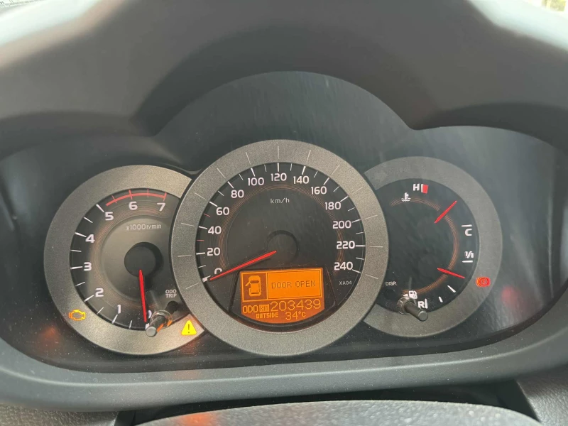 Toyota Rav4, снимка 8 - Автомобили и джипове - 52342319