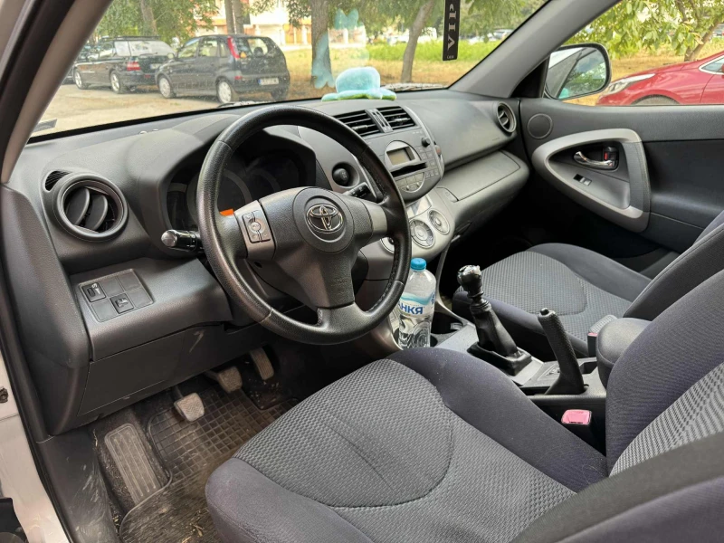 Toyota Rav4, снимка 6 - Автомобили и джипове - 52342319