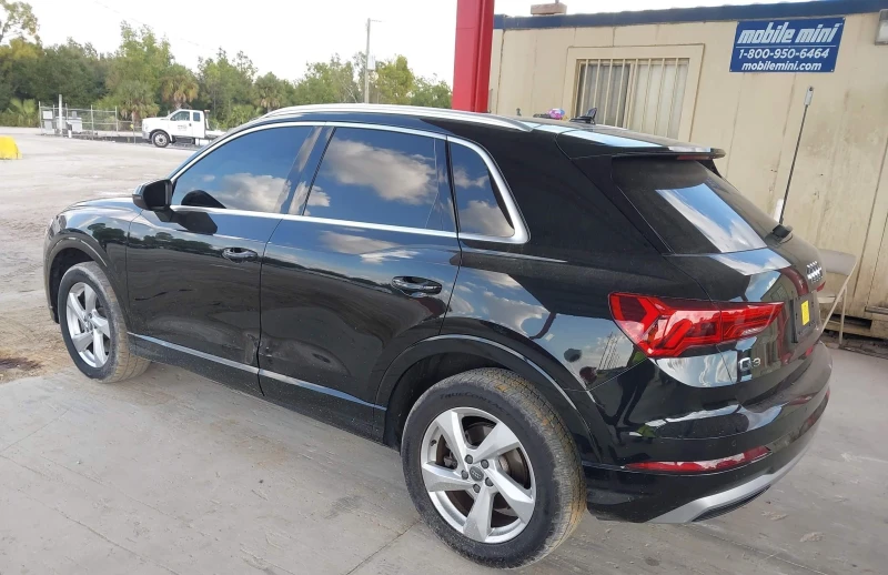 Audi Q3 2.0T, снимка 3 - Автомобили и джипове - 52659742
