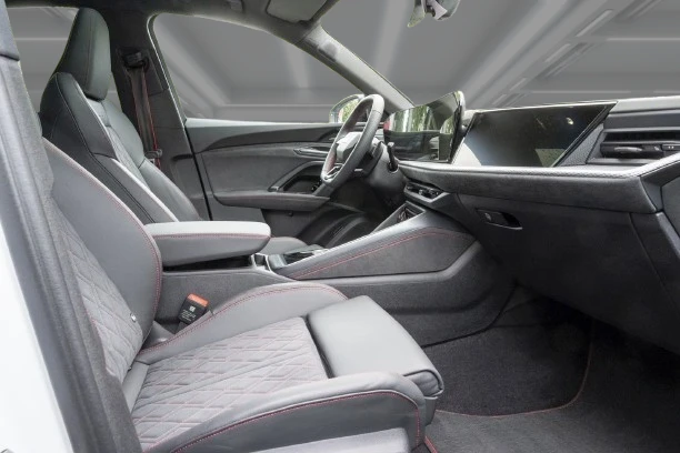Audi Q5 Sportback 2.0 TDI Quattro = S-line = Гаранция, снимка 7 - Автомобили и джипове - 56182803