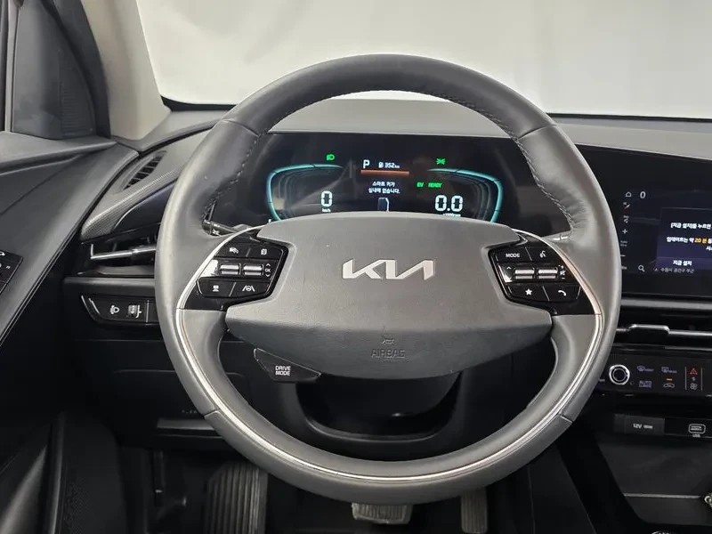 Kia Niro  Trendy, снимка 13 - Автомобили и джипове - 56531780
