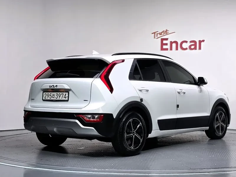 Kia Niro  Trendy, снимка 2 - Автомобили и джипове - 56531780