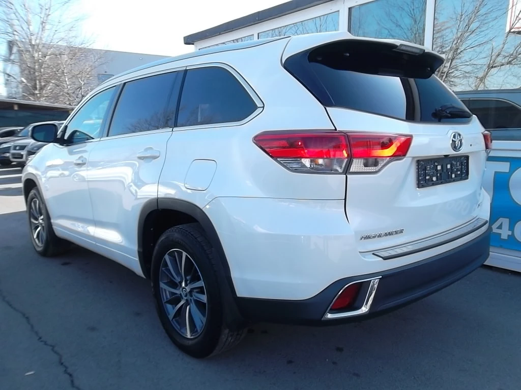 Toyota Highlander 3.5 HIBRID 4AWD - изображение 2