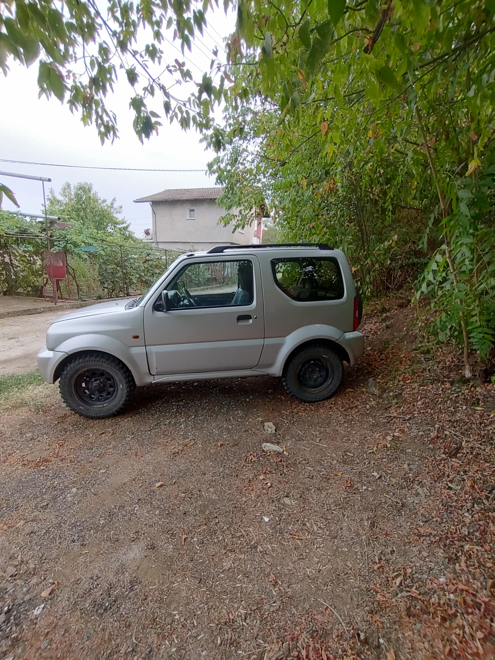 Suzuki Jimny 1.3 - изображение 4