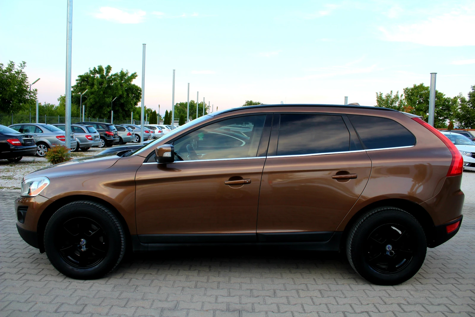 Volvo XC60 2.4D ЛИЗИНГ - изображение 4
