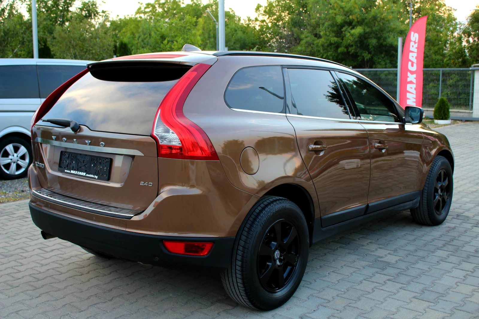 Volvo XC60 2.4D ЛИЗИНГ - изображение 7
