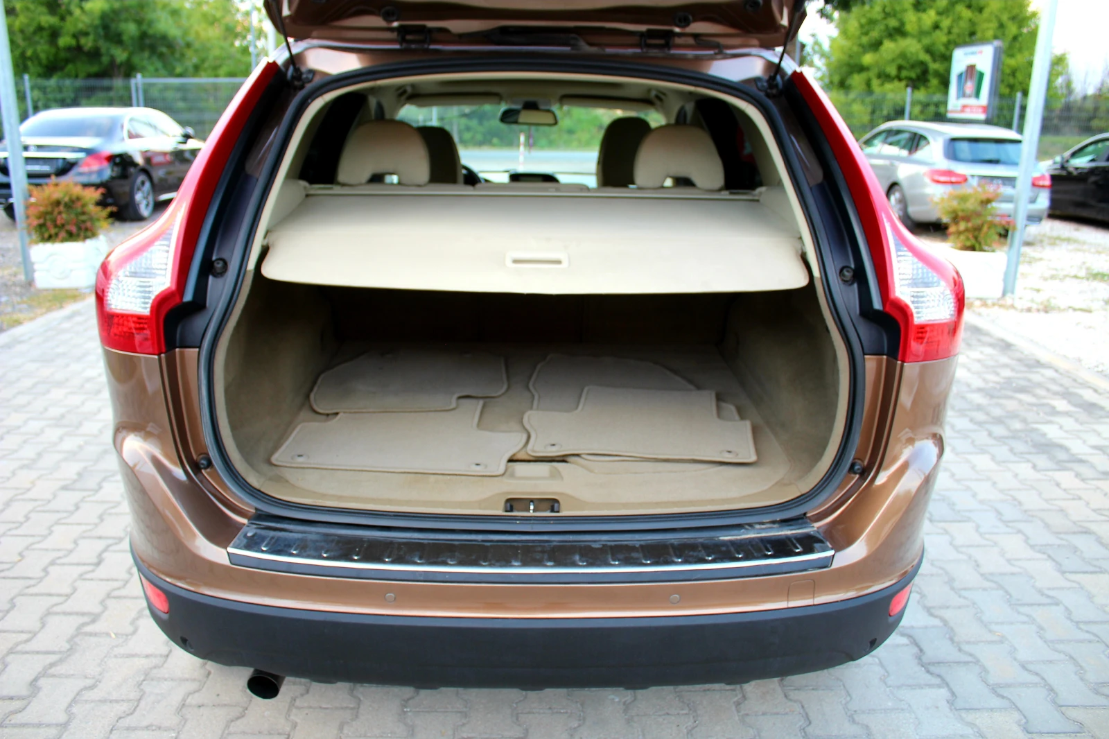 Volvo XC60 2.4D ЛИЗИНГ - изображение 9