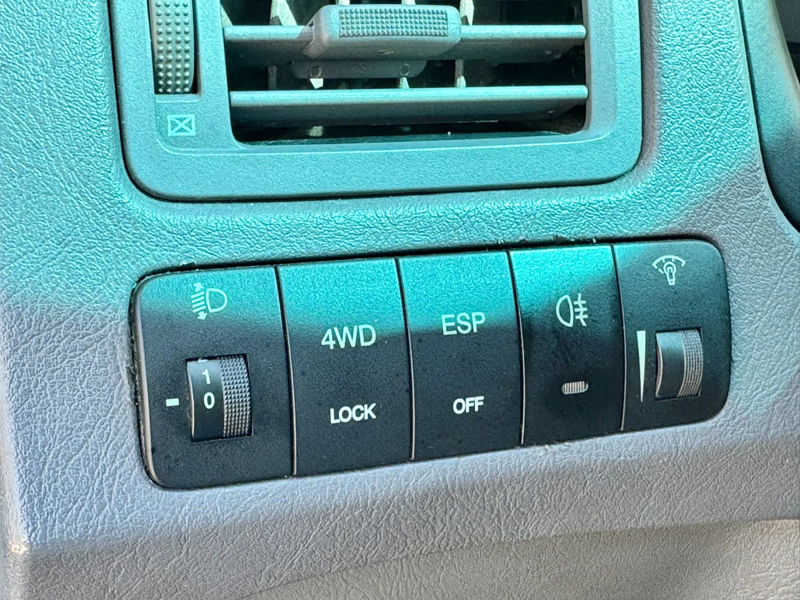 Hyundai Tucson 2.7i v6 LPG Подгрев, снимка 12 - Автомобили и джипове - 54148412