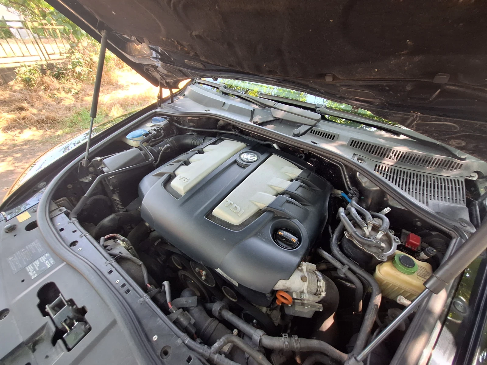 VW Touareg, снимка 15 - Автомобили и джипове - 54799296