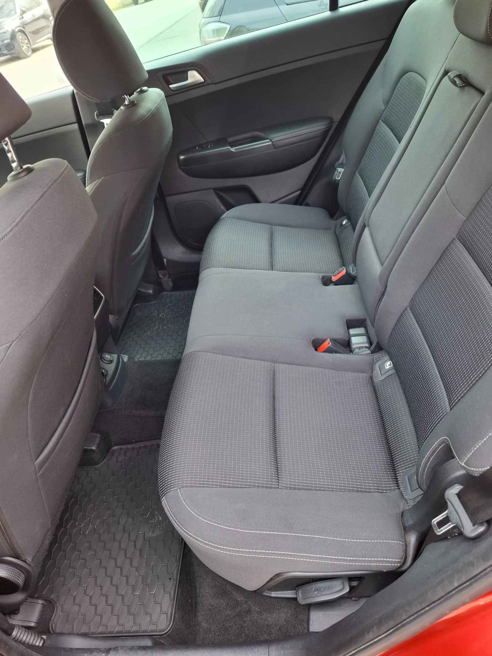 Kia Sportage 1.6  GDI , снимка 10 - Автомобили и джипове - 54834721