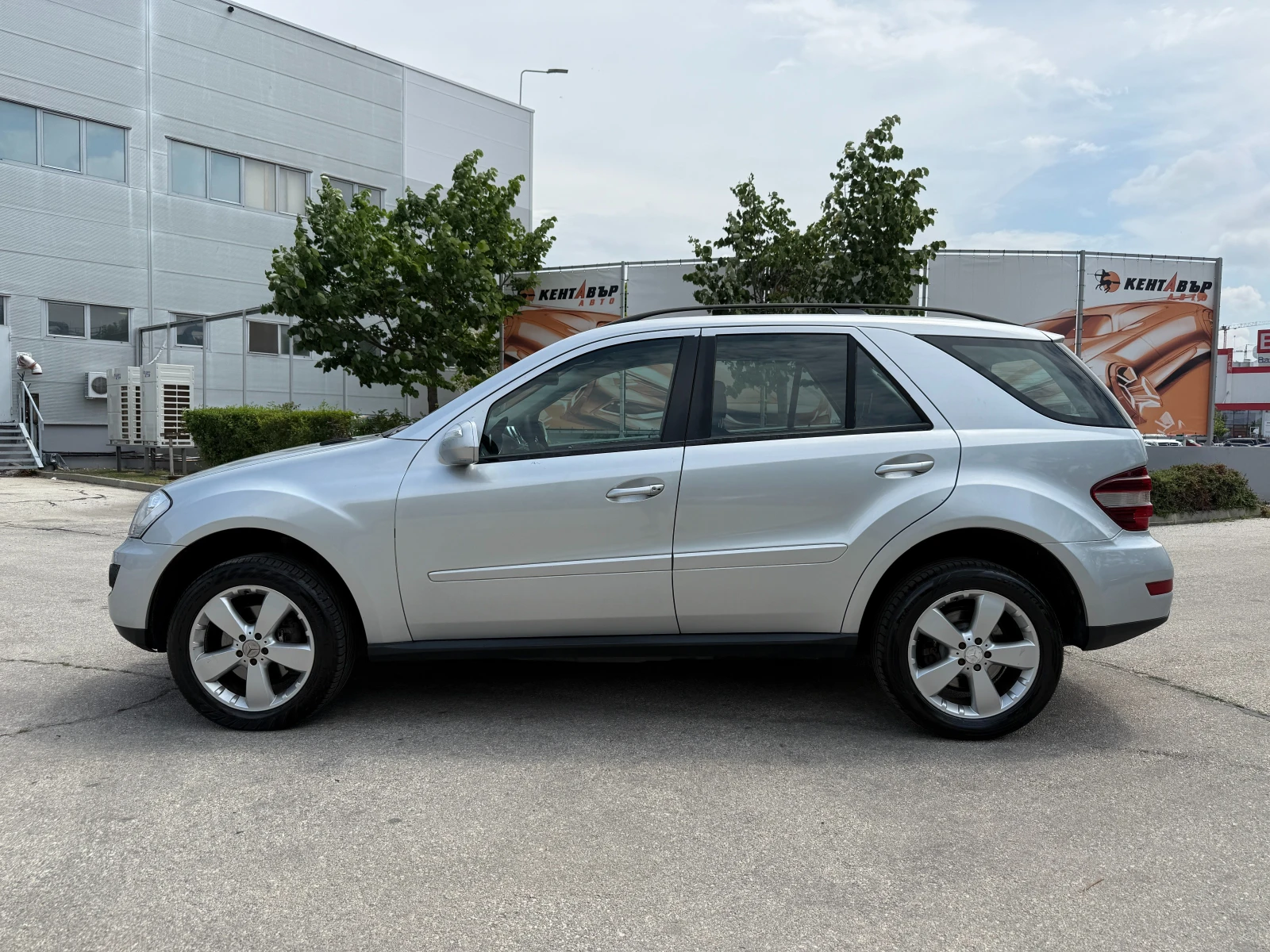 Mercedes-Benz ML 280 3.0d 190 к.с./4matic /ГАРАНЦИЯ, снимка 2 - Автомобили и джипове - 55011410