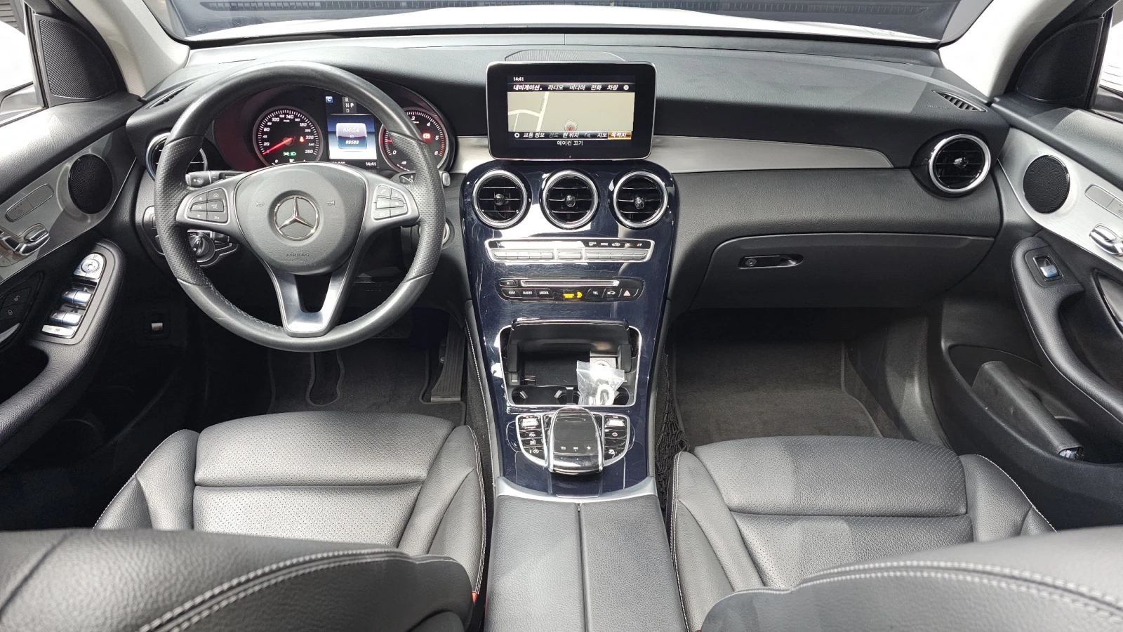 Mercedes-Benz GLC 220 BLIND SPOT* ЕЛ. БАГАЖНИК* ЛЮК* КРАЙНА ЦЕНА, снимка 7 - Автомобили и джипове - 55349852
