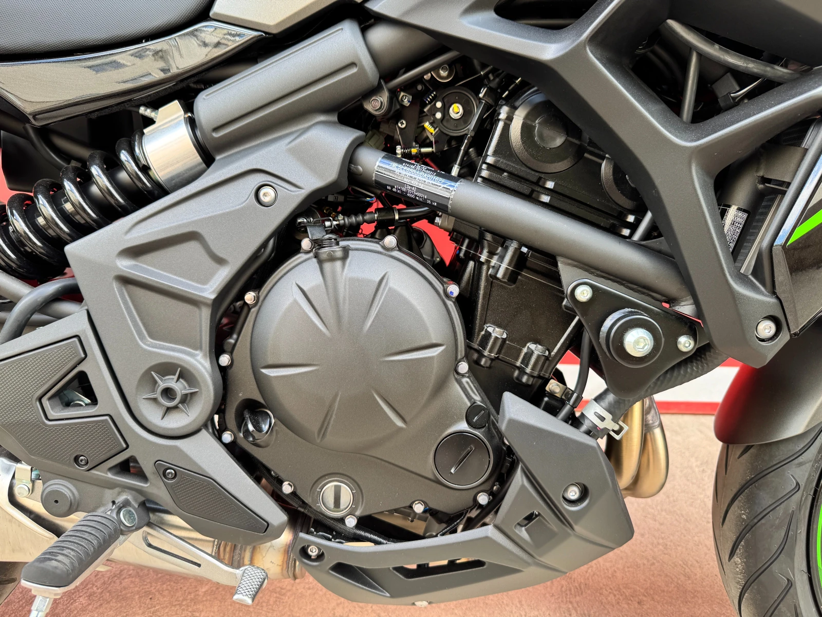Kawasaki Versys  650 ABS TC LED-НОВ - изображение 6