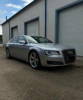 ������ Audi A8