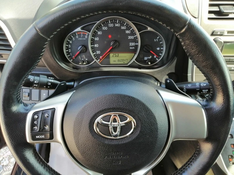 Toyota Verso S 1, 3 i автомат, снимка 8 - Автомобили и джипове - 42366391