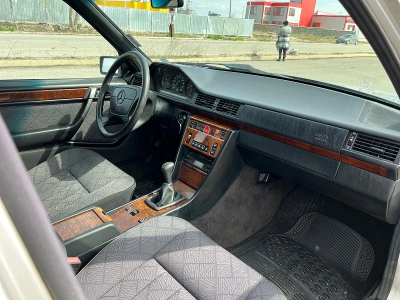 Mercedes-Benz 124 E 250, снимка 5 - Автомобили и джипове - 46869201