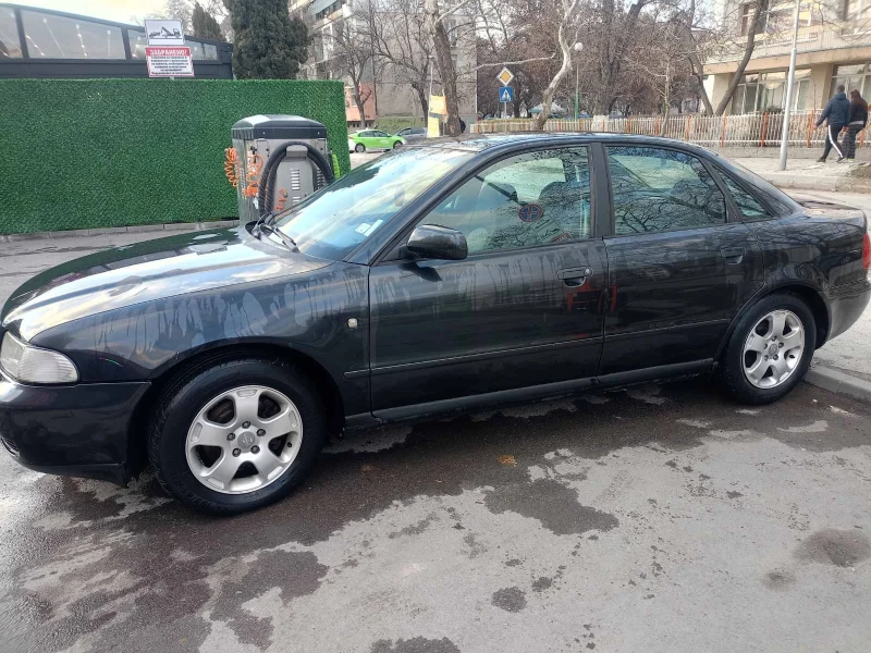 Audi A4, снимка 1 - Автомобили и джипове - 49356361