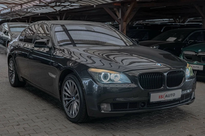 BMW 750 Distronic/HuD/Soft Close/Lane Assist/Обдухване/Кам, снимка 2 - Автомобили и джипове - 52159919
