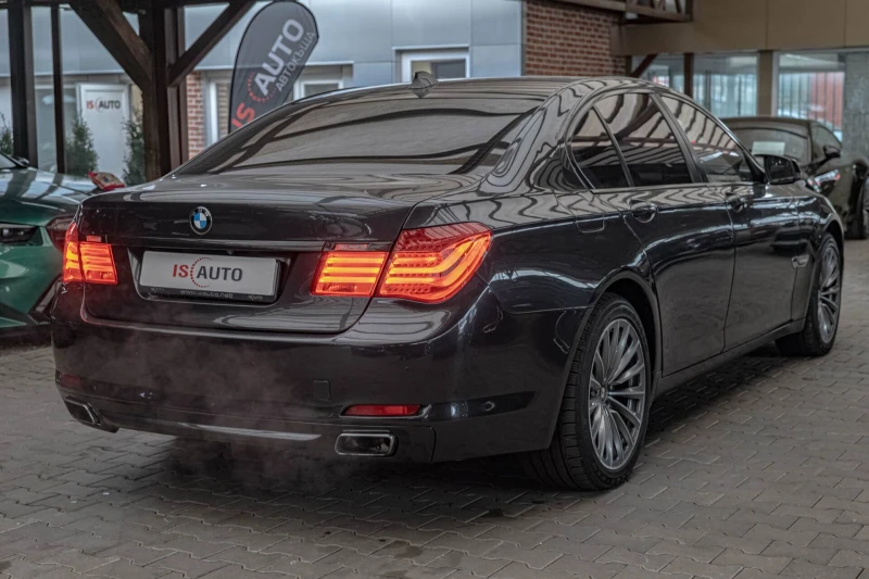 BMW 750 Distronic/HuD/Soft Close/Lane Assist/Обдухване/Кам, снимка 4 - Автомобили и джипове - 52159919