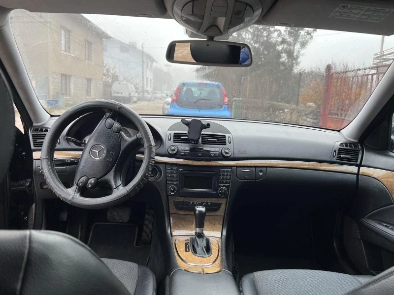Mercedes-Benz E 220 220CDI. 170kc. AUTOMATIC , снимка 7 - Автомобили и джипове - 52752406