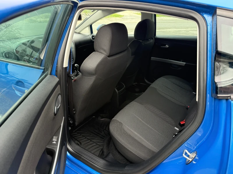 Seat Leon 1.6 TDI , снимка 9 - Автомобили и джипове - 53053911