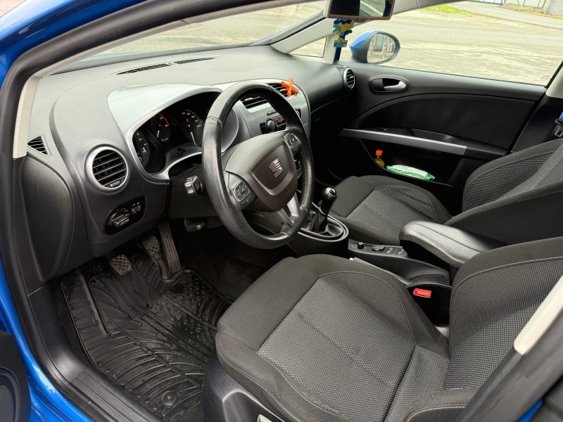 Seat Leon 1.6 TDI , снимка 11 - Автомобили и джипове - 53053911
