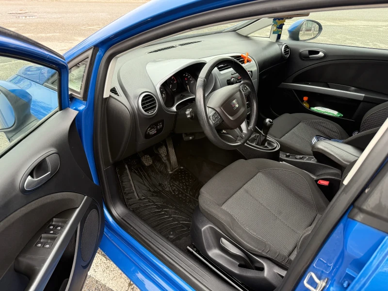 Seat Leon 1.6 TDI , снимка 5 - Автомобили и джипове - 53053911