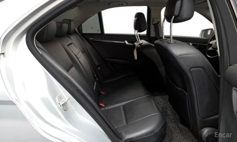 Mercedes-Benz C 220, снимка 12 - Автомобили и джипове - 53515525