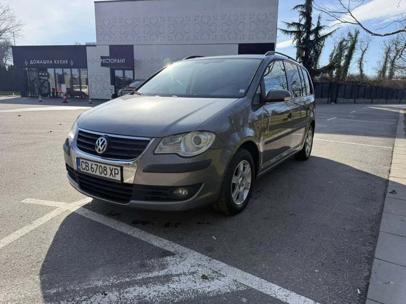 VW Touran, снимка 4 - Автомобили и джипове - 53536390