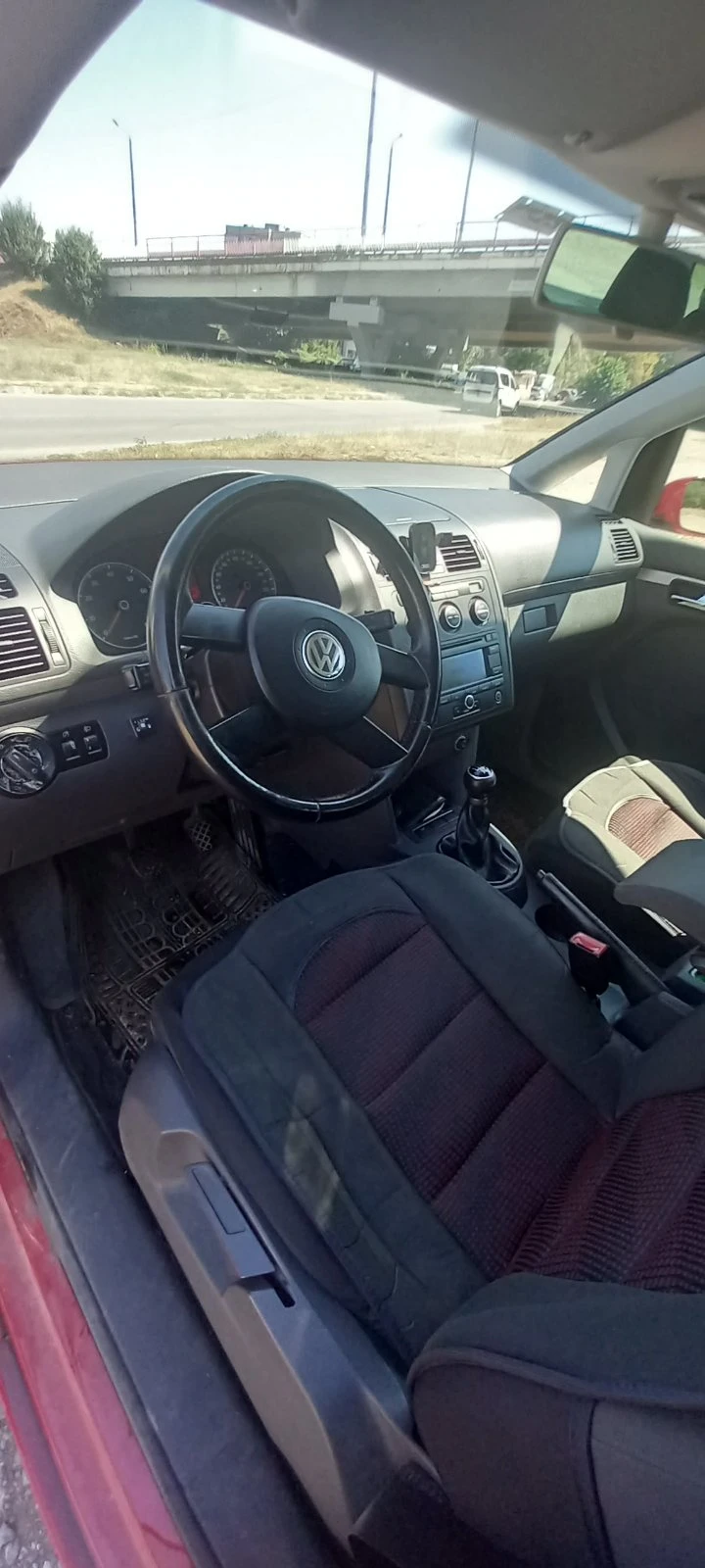 VW Touran, снимка 5 - Автомобили и джипове - 46909429