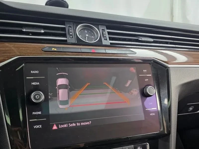 VW Passat, снимка 15 - Автомобили и джипове - 56687984