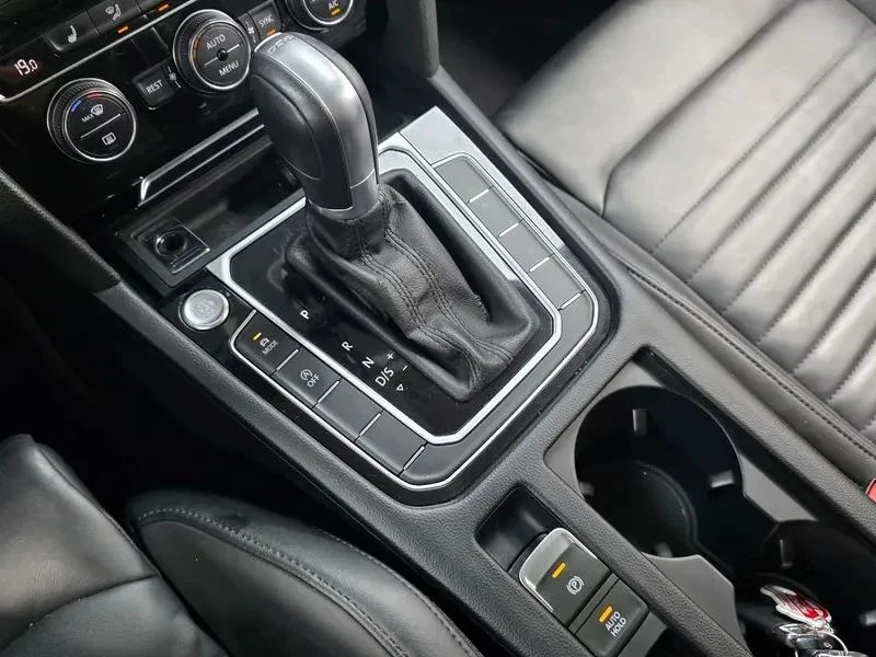 VW Passat, снимка 9 - Автомобили и джипове - 56687984