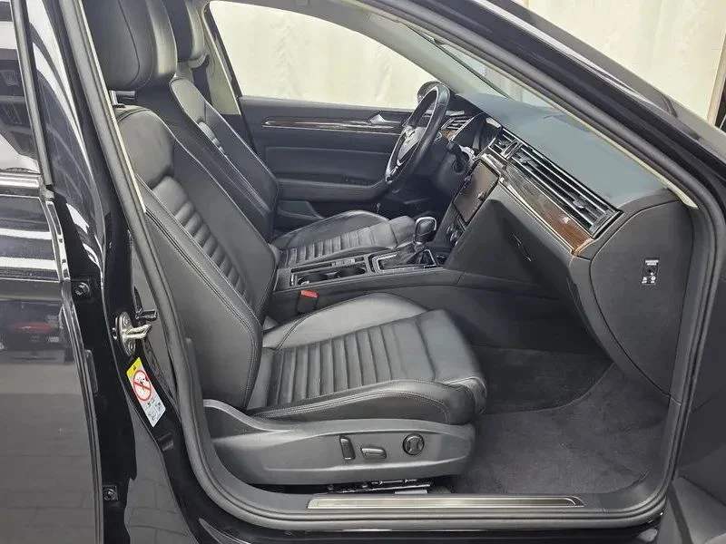 VW Passat, снимка 11 - Автомобили и джипове - 56687984