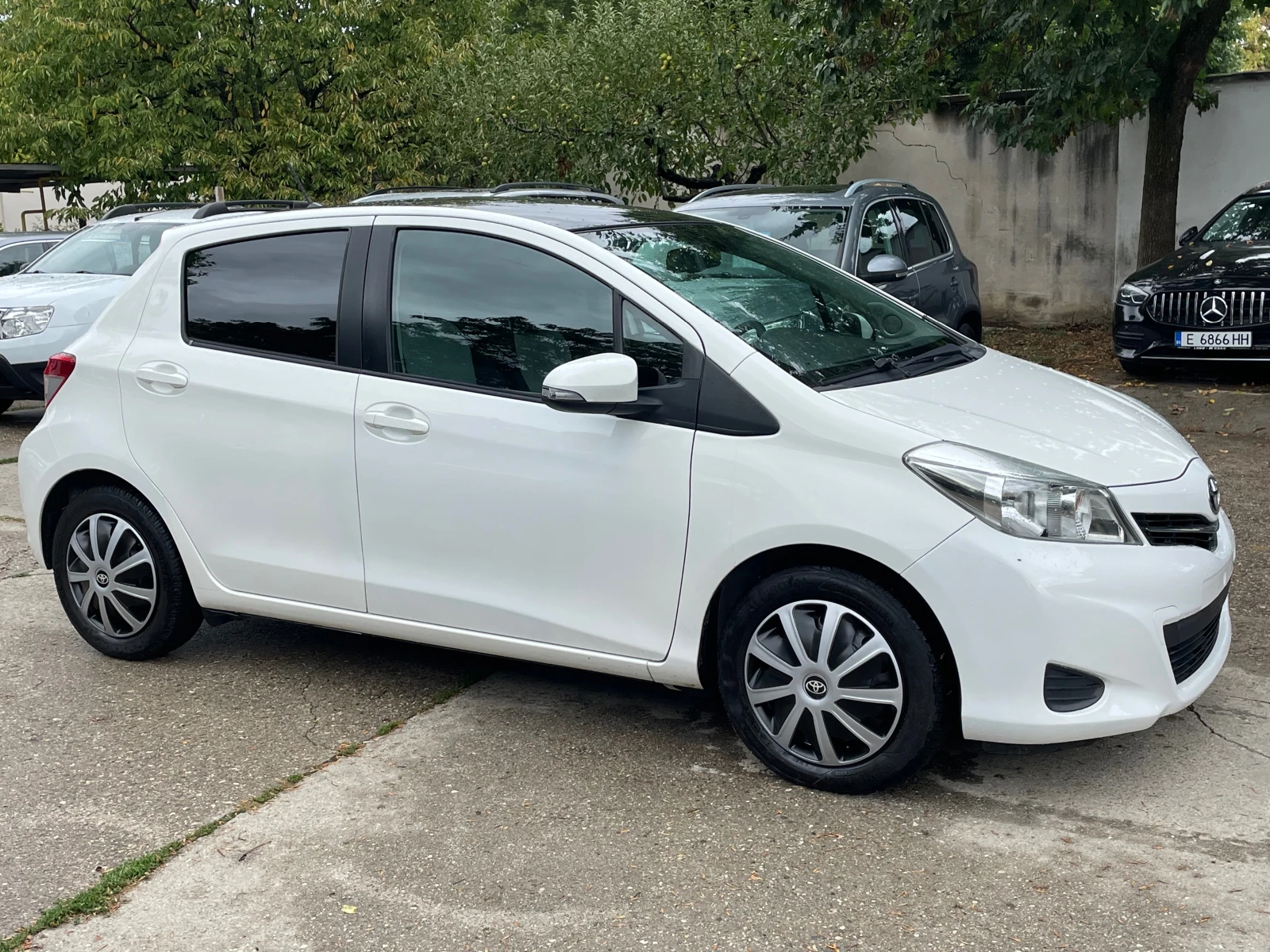 Toyota Yaris 1.4 всички екстри - изображение 4